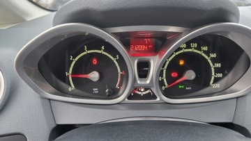 Ford Fiesta VII Hatchback 5d 1.25 Duratec 82KM 2010 Ford Fiesta mały przebieg, zdjęcie 12