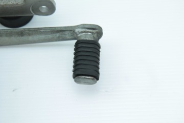 SUZUKI GS 500 89-07 КОМПЛЕКТ ПОДНОЖКА ПРАВАЯ ПЕРЕДНЯЯ