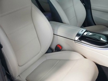 Mercedes Klasa C W206 Limuzyna 1.5 200 204KM 2025 MERCEDES-BENZ C Klasa 200 Avantgarde 1.5 (204KM) 2025, zdjęcie 4