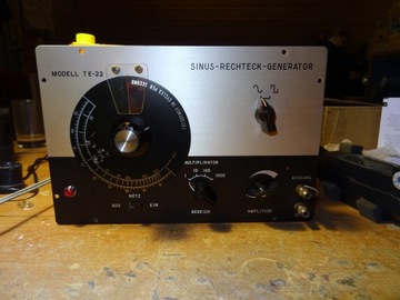 Аудиогенератор TUBE Sinus Sine и Rectangle модель te-22