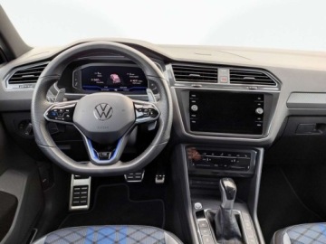 Volkswagen Tiguan II SUV R 2.0 TSI 320KM 2023 Volkswagen Tiguan Matrix LED DCC ACC Digital Cockpit 20 Keyless CarPlayAnd, zdjęcie 9