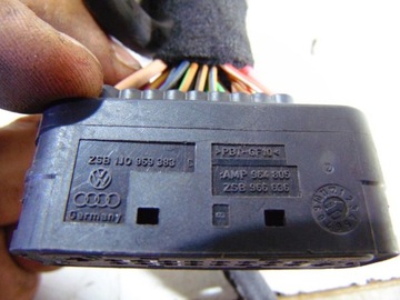 INSTALACE DVEŘE LEVÝ ZADNÍ OCTAVIA II 1J0959383