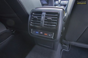 Volkswagen Arteon Fastback Facelifting 2.0 TSI 190KM 2022 Volkswagen Arteon R line / Matrixy / Kamera, zdjęcie 28