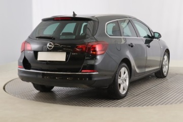 Opel Astra J Sports Tourer Facelifting 1.7 CDTI ECOTEC 130KM 2014 Opel Astra 1.7 CDTI, Salon Polska, Navi, Klima, zdjęcie 4