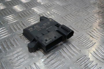 AUDI PRZEKAZNIK SWIEC ZAROWYCH 059907282