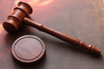 МОЛОТОК СУДЬИ АУКЦИОНА В ПОДАРОК