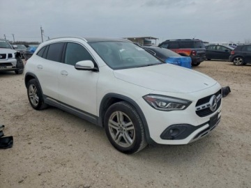 Mercedes GLA II Off-roader 2.0 250 224KM 2021 Mercedes-Benz GLA 2021 MERCEDES-BENZ GLA 250 4MATIC 2.0 Benzyna 224KM, zdjęcie 3