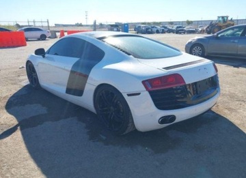 Audi R8 I Coupe 4.2 V8 FSI 420KM 2009 Audi R8 Coupe 2009, 4.2L, 4x4, od ubezpieczalni 4.2 Benzyna 420KM, zdjęcie 7