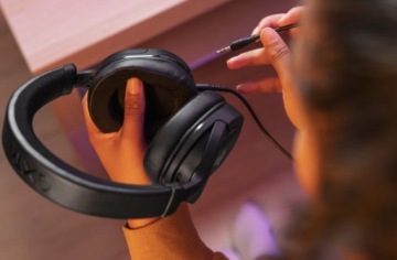Игровые наушники PS5 Trust GXT 498 Forta, белые