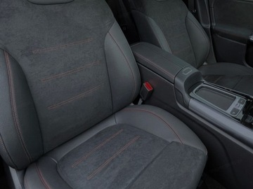 Mercedes GLA II Off-roader Facelifting 1.3 200 163KM 2025 MERCEDES-BENZ GLA 200 AMG Line Suv 1.3 (163KM) 2025, zdjęcie 3