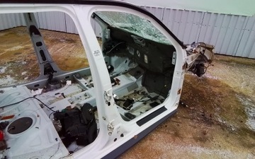 DACIA DUSTER И СТОЙКА ЧЕТВЕРТИ РАМЫ ПРАВАЯ ИГЛА OV369