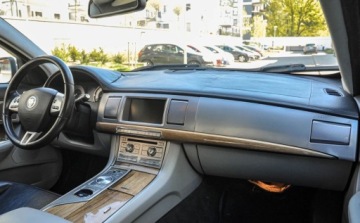 Jaguar XF I Sedan 2.7 BiTurbo D 207KM 2008 Jaguar XF Skory Automat 2.7 Diesel 207KM, zdjęcie 9