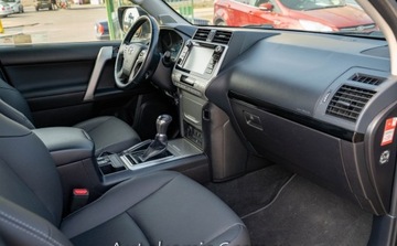 Toyota Land Cruiser VI MPV Faceliting 2.8 D-4D 177KM 2017 Toyota Land Cruiser Toyota Land Cruiser VI 2.8 D4D 4X4 177KM SALON POLSKA, zdjęcie 20