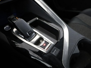 Peugeot 3008 II Crossover 1.2 PureTech 130KM 2020 Peugeot 3008 automat virtual cocpit klima auto, zdjęcie 30