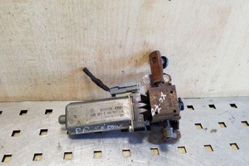 MOTOREK PŘEDNÍHO PRAVÉHO SEDADLA VOLVO XC70 II 0390203219 2.4L DIESEL