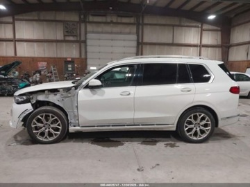 BMW X7 2022 BMW X7 xDrive40i 2022 3.0 Benzyna 335KM, zdjęcie 2