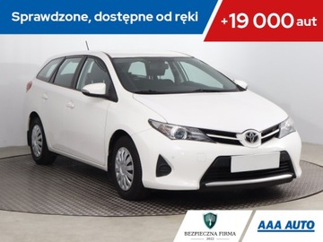 Toyota Auris II Touring Sports Facelifting 1.6 Valvematic 132KM 2015 Toyota Auris 1.6 Valvematic, Salon Polska