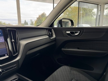 Volvo XC60 II 2022 Volvo XC 60 B4 D Essential / 1 właściciel / Salon, zdjęcie 24