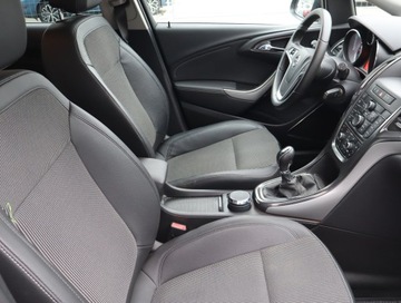 Opel Astra J Hatchback 5d 1.6 Twinport ECOTEC 115KM 2010 Opel Astra 1.6 16V, Salon Polska, Skóra, Klima, zdjęcie 8