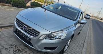 Volvo S60 II Sedan 1.6 D2 115KM 2011 Volvo S60 Bardzo bogata opcja i dobry stan samochodu 1.6 Diesel 115KM, zdjęcie 25