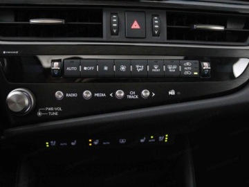 Lexus ES VII (XV70) Sedan Facelifting 300h 218KM 2025 Od ręki - 300h Prestige 2.5 Hybrid 218KM | Kamera 360!, zdjęcie 7