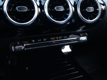 Mercedes Klasa A W177/V177 Sedan Facelifting 1.3 200 163KM 2023 Mercedes A A 200, Salon Polska, Serwis ASO, zdjęcie 17