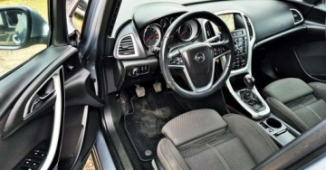 Opel Astra J Sports Tourer Facelifting 1.4 Turbo ECOTEC 140KM 2013 Opel Astra BENZYNA NAWIGACJA LIFT super okazja polecamy 1.4 140KM, zdjęcie 24