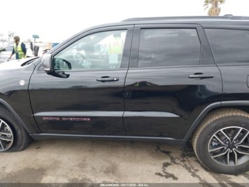 Jeep Grand Cherokee IV 2021 Jeep Grand Cherokee Trailhawk 2021 5.7l 5.7 Benzyna 360KM, zdjęcie 2