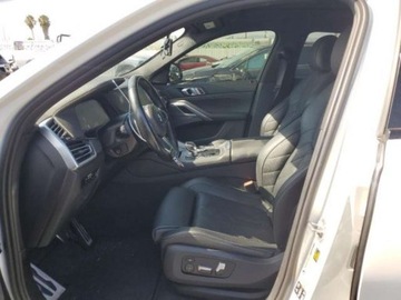 BMW X6 G06 2023 BMW X6 2023, 3.0L, 4x4, porysowany lakier 3.0 Benzyna 335KM, zdjęcie 7