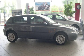 LIŠTA OSOBNÍ STRÁŽCE BOČNÍ DVEŘE ALFA ROMEO 147 2000-201