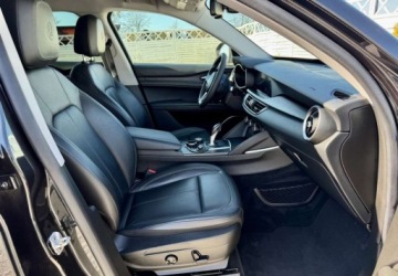 Alfa Romeo Stelvio SUV 2.0 Turbo 280KM 2018 Alfa Romeo Stelvio Alfa Romeo Stelvio 2.0 Turbo 16V AT8-Q4 Lusso 2.0 280KM, zdjęcie 4