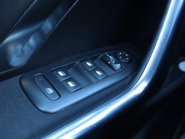 Peugeot 2008 I SUV 1.2 VTi 82KM 2013 Peugeot 2008 1.2 VTi, Klima, Klimatronic, zdjęcie 14