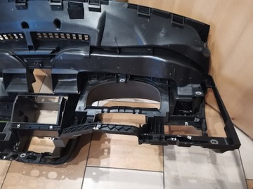 панель приборов, консоль, каркас кабины VW GOLF V