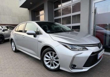 Toyota Corolla XII Sedan 1.8 Hybrid 122KM 2021 Toyota Corolla Kameraczujniki przod i tyl, salon Polska 1.8 Hybryda, zdjęcie 24