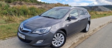 Opel Astra J Sports Tourer 2.0 CDTI ECOTEC 165KM 2012 Opel Astra 2.0 CDTI 165KM LED Automat Xenon Navi Skora 2.0 Diesel 164KM