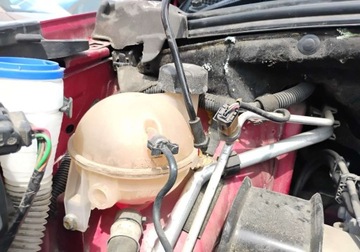 Citroen C4 II Hatchback 5d 1.4 16v VTi 95KM 2011 Citroen C4 112011r. 1.4 Benzyna. Lekko uszkodzony tyl. Jezdzi. 1.4 95KM, zdjęcie 24