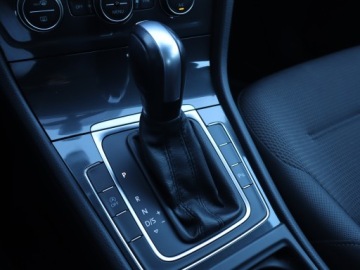 Volkswagen Golf VIII Variant 1.5 eTSI 150KM 2020 VW Golf 1.5 TSI, Salon Polska, Serwis ASO, zdjęcie 15