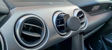 Магнитный держатель телефона для Ford Mustang 6-го поколения.