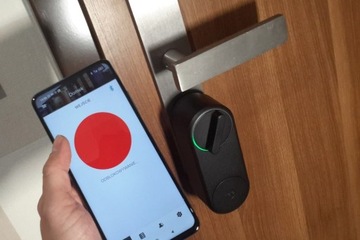 Yale Yale Linus Smart Lock - черный