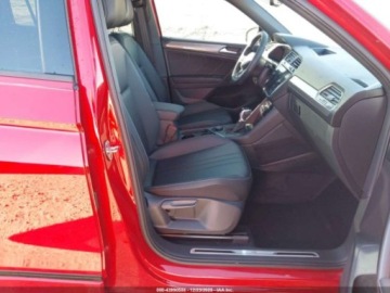 Volkswagen Tiguan III 2024 Volkswagen Tiguan 2.0T Se R-Line Black 2024 2.0 Benzyna 184KM, zdjęcie 9