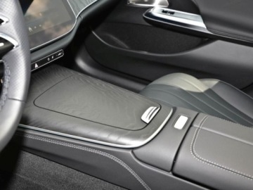 Mercedes Klasa E W214 Sedan 2.0 220d 197KM 2026 E Klasa 220 d 4-Matic AMG 2.0 (197KM) 2026, zdjęcie 12