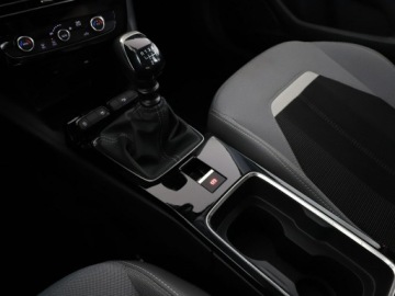 Opel Mokka II SUV 1.2 Turbo 100KM 2022 Opel Mokka X Historia serwisowa Opel Kamera, zdjęcie 27