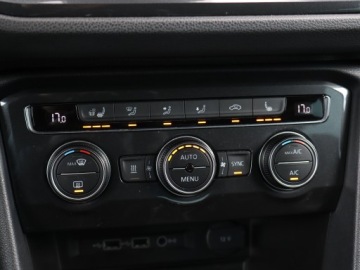 Volkswagen Tiguan II SUV 2.0 TDI 150KM 2018 VW Tiguan 2.0 TDI, 4X4, DSG, Klima, Klimatronic, zdjęcie 17