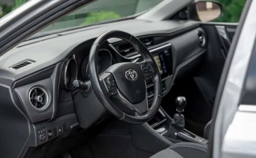 Toyota Auris II Touring Sports Facelifting 1.2 D-4T 116KM 2018 Toyota Auris Toyota Auris 1.2 Turbo Design Edition 1.2 Benzyna 116KM, zdjęcie 20