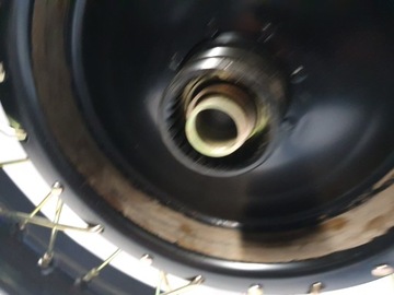 M-72 Circle Half-Edle Hub Rafka Black, спицы желтых оцинкованных спиц