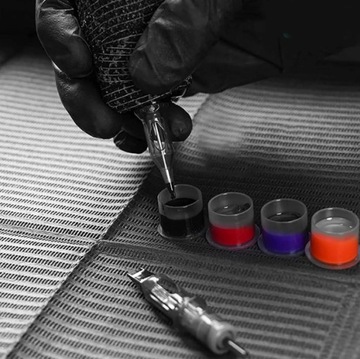 100х ПИГМЕНТНЫХ ЧАШЕК ДЛЯ ТАТУ-ЧЕРНИЛ С ПОДСТАВКОЙ PRIMA DERMA