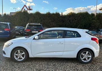 Kia Ceed I Hatchback 5d Facelifting 1.6 CRDi VGT 115KM 2011 Kia Ceed 2011 r. 1.6 Diesel 116KM, zdjęcie 2