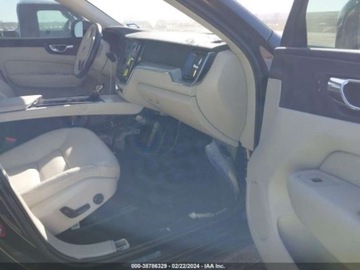 Volvo XC60 II 2018 Volvo XC 60 Volvo XC60 T6 AWD Momentum 2.0 Benzyna 316KM, zdjęcie 9