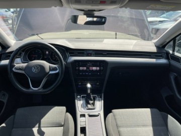 Volkswagen Passat B8 Variant Facelifting 2.0 TDI SCR 150KM 2021 Volkswagen Passat Variant Automat Podgrzewanie, zdjęcie 10