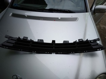 ZAFIRA C LIFT KRATKA ŚRODKOWA ZDERZAKA